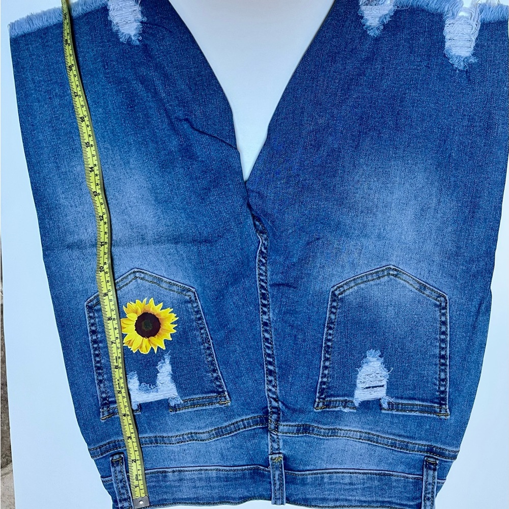 Sunflower Distressed Blue Jean Shorts sz small nwot - Picture 2 of 8